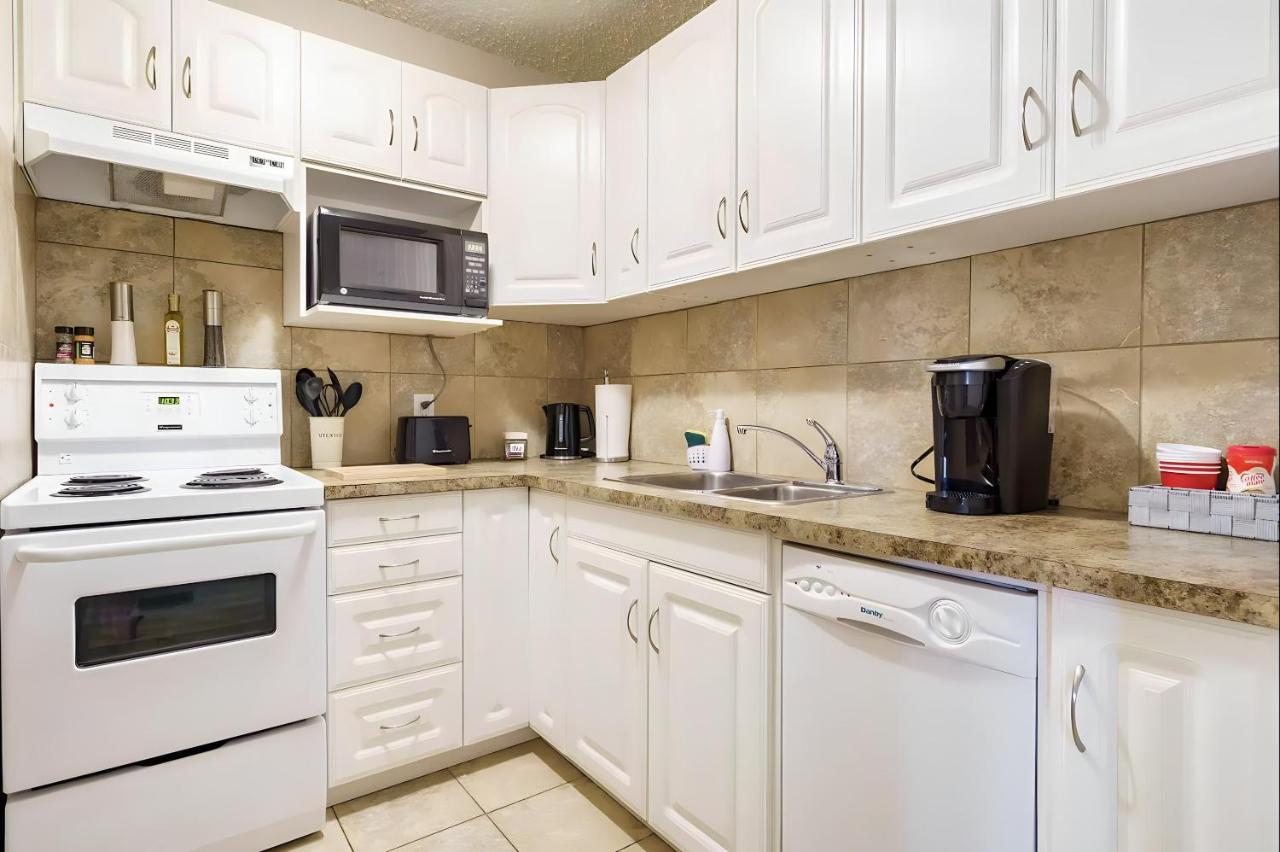 Entire Condo Downtown, Walk To Bmo & Stampede, Parking, 1,5 Hrs To Banff YYC Exteriör bild